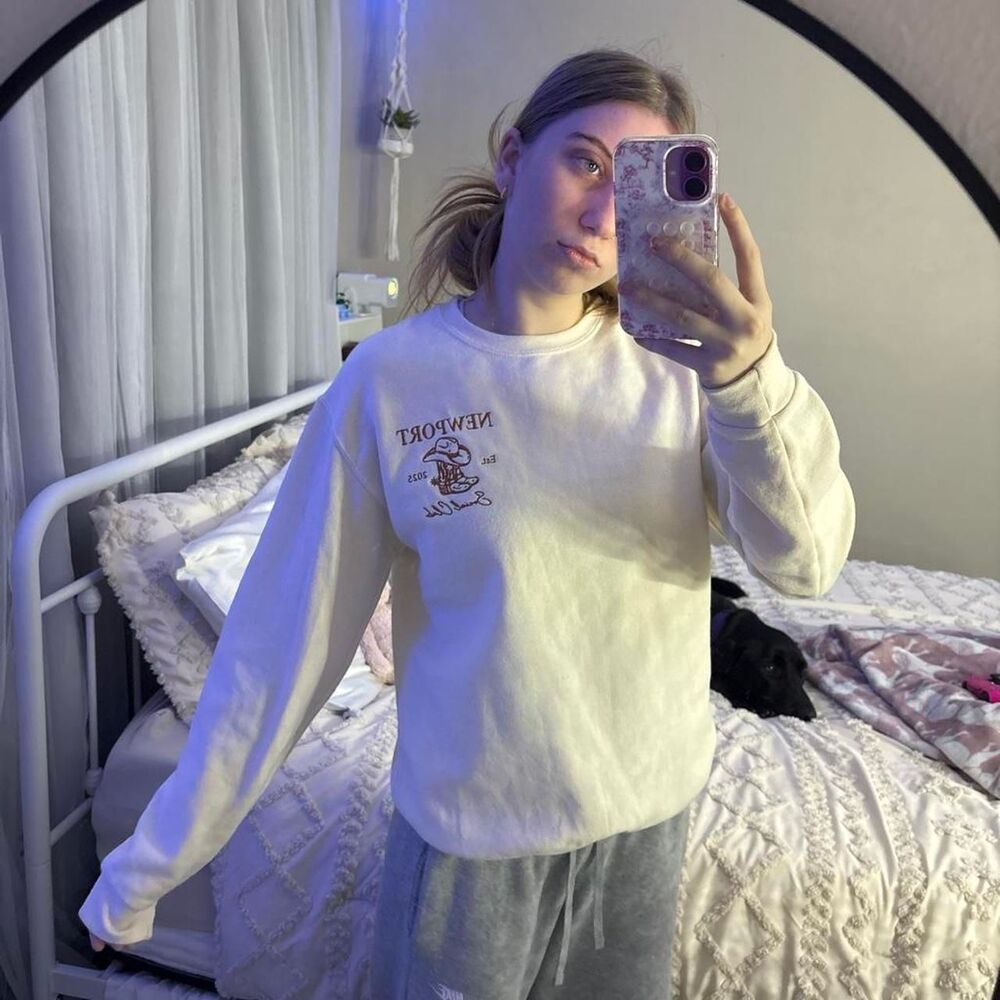 Newport Women's White and Cream Sweatshirt